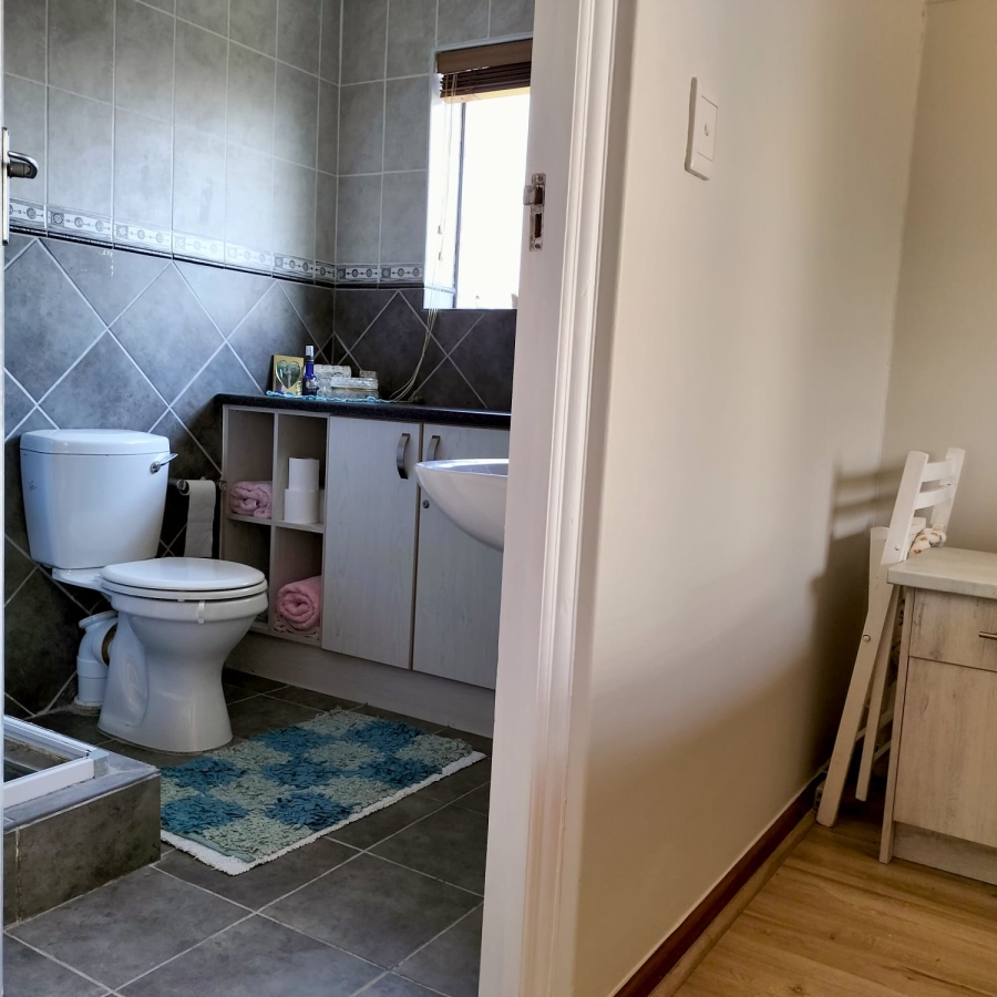 3 Bedroom Property for Sale in Fraaiuitsig Western Cape